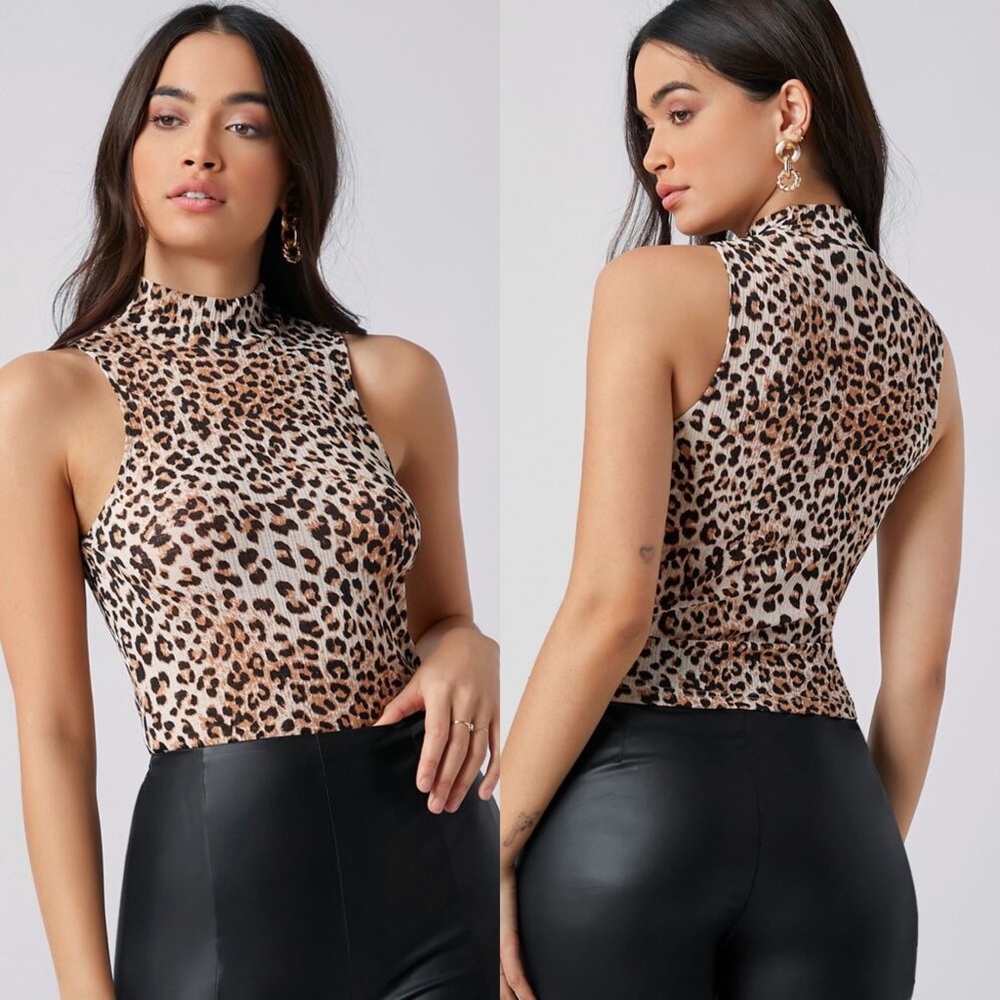 ✨Leopard Print Mock Neck Top✨